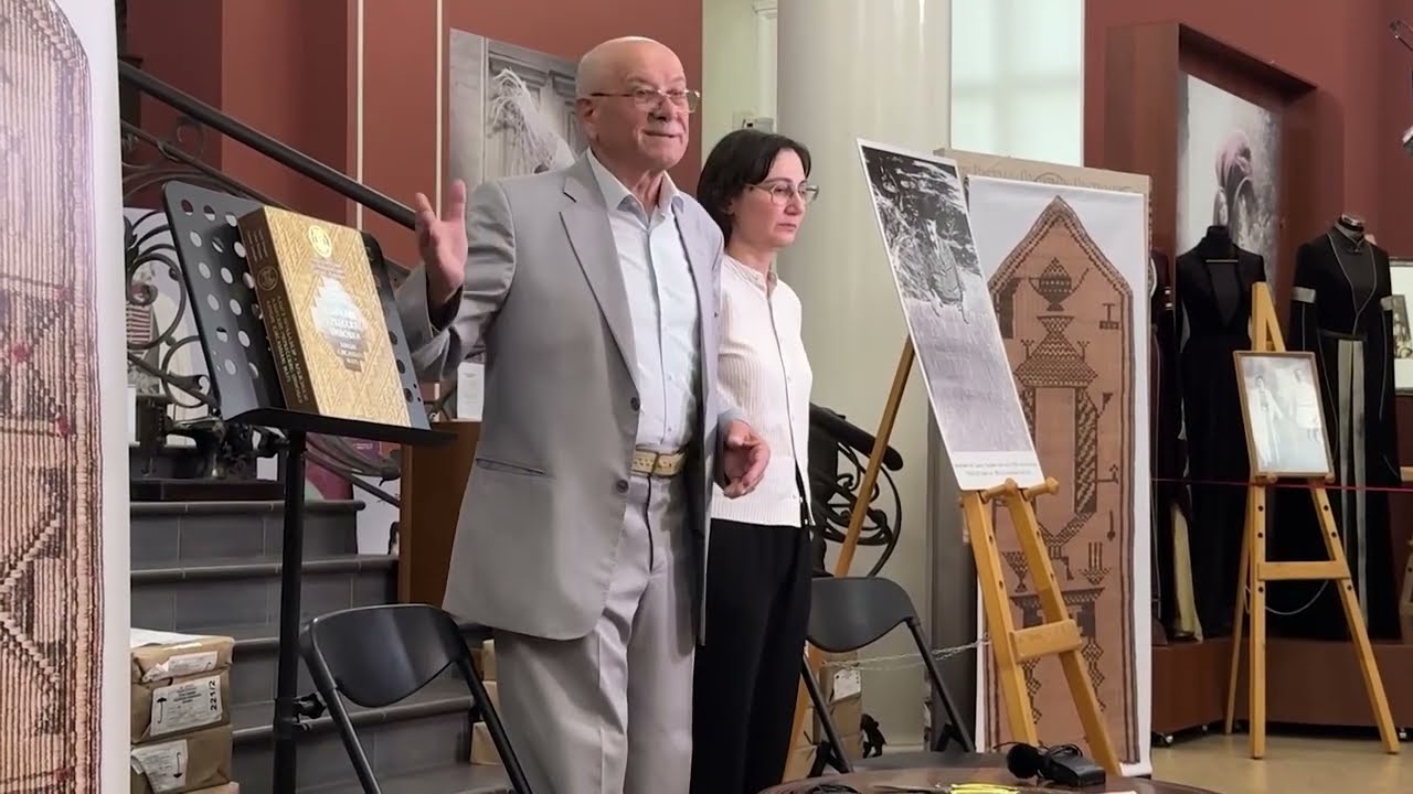 Дызыпэплъа тхылъ. Адыгэ пIуаблэхэр/арджэнхэр