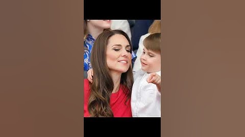 Princess Kate and Prince Louis kiss funny moments at platinum jubilee 2022 #shorts #katemiddleton