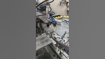 Fully Automated Plug Cap Pressing Machine for Balm Bottles