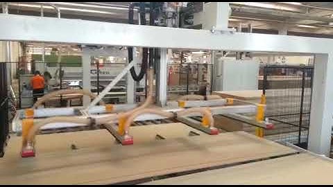 Feeding a Wood Moulder by DALSO