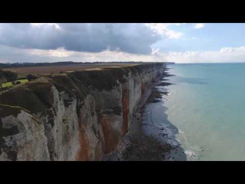 La plage de Saint-Pierre-en-Port en automne - Drone Bebop 2