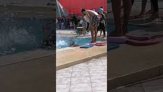 تعليم طريقة القفز في حمام السباحة بطريقة سهلة ?shortvideo