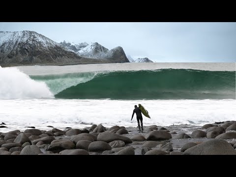 Arriving to a Mythical Point Break in Cold & Icy Norway