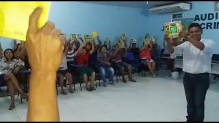 Fazendo palestra sobre Economia Solidária, no bairro Colônia Antônio Aleixo