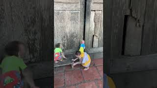 Sumi Opens The Door For Friends