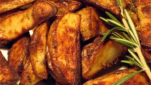 Roasted Rosemary & Garlic Potatoes Recipe - Laura ...