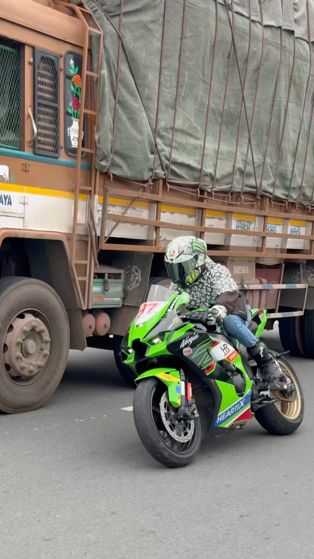 Guess the Speed ? #heart_racer_rc #hr #zx10r - YouTube
