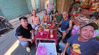 Vietnamlı Aileyle Tet Bayramı: Aile Yemeği, Sinema Salonu, Sokaklar. (Tet with a Vietnamese Family)