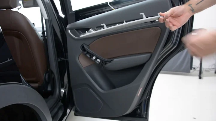 How to remove the door panel from a Audi q3 2013 - 天天要闻