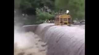 Autobusom kroz vodopad :D