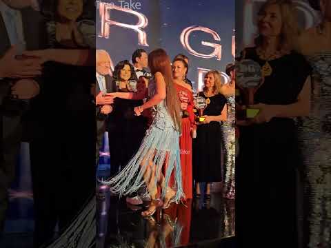 وصول هنا الزاهد من خطوبة اختها نور الزاهد لحفل دير جيست وظهورها بفستان مثير