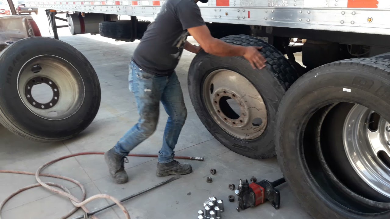 como reparar una llanta (trailer)? a mano!! (manualmente) ala vieja escuela