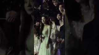 Irene glances at Taehyung #taehyung #irene #bts