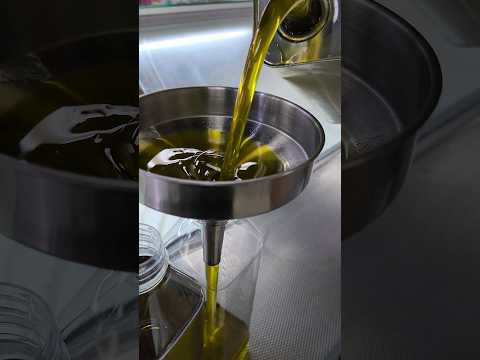 الزيت عامود البيت اطيب زيت زيتون سوري واحلى سعر بس عنا رمضان معنا احلى دارالكرم سوبرماركت