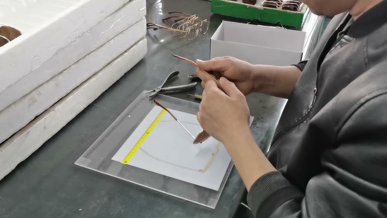 sunglasses adjusting before package