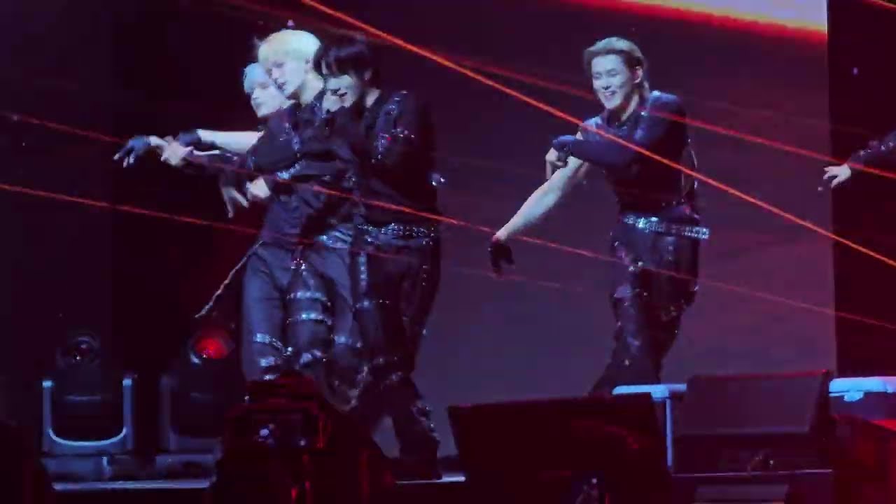 TXT - Danger + Upside Down Kiss (WORLD TOUR ACT : TOMORROW in San Jose)