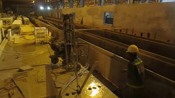 Cắt bê tông bằng máy cắt dây kim cương, tháo dỡ công trình