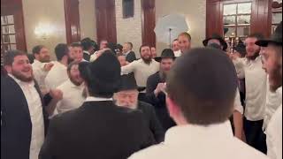 Dancing Yechi at Kornhouser Wedding | ריקוד יחי בחתונת קארנהאוזער