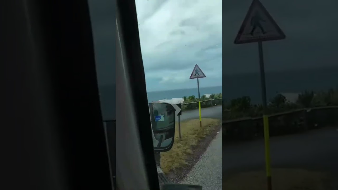 Even though it's only 15 kilometers away, it takes well over half an hour to drive between Horseshoe