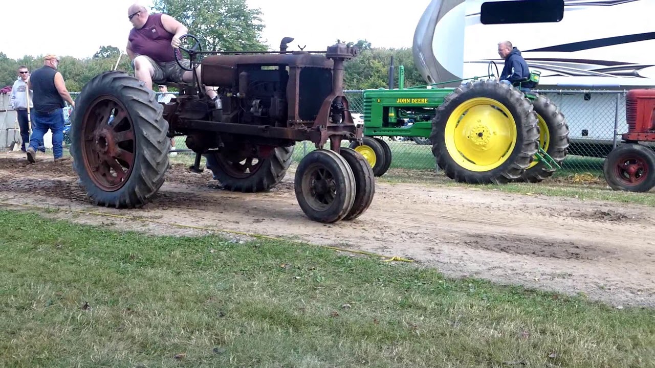 2017 Bethlehem Fair Antique Tractor Pull'n - Class: 4500 lbs