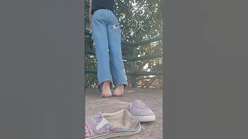 10 Feet Shorts Feet Barefoot Soles Toes Dirty Ignore 