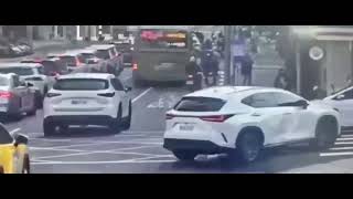 69歲老婦遭公車輾斃「臟器外露」疑兒子在場痛哭惹鼻酸