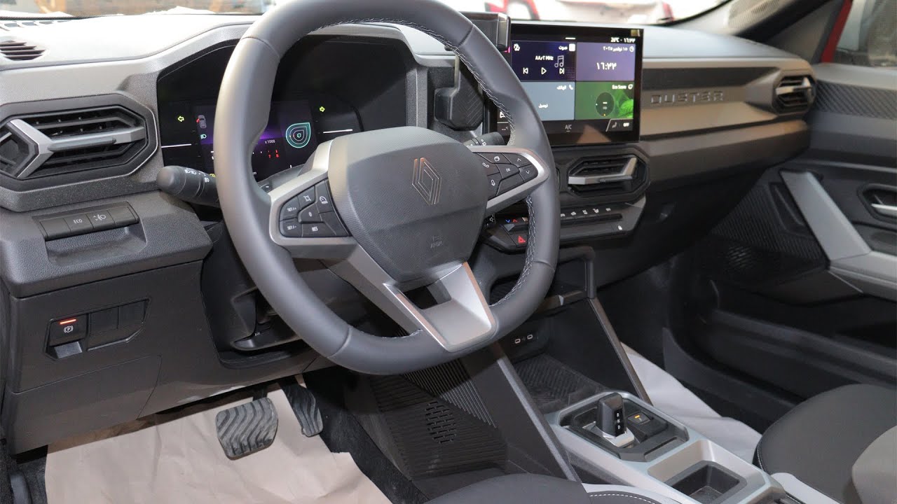 Обзор интерьера Renault Duster 2026 Techno, цвет Sandstone Beige.