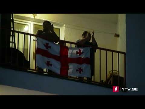 მადლობის ტაში ექიმებს