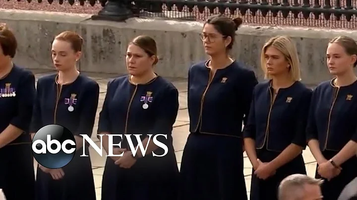 Palace staff bids farewell to Queen Elizabeth II |...