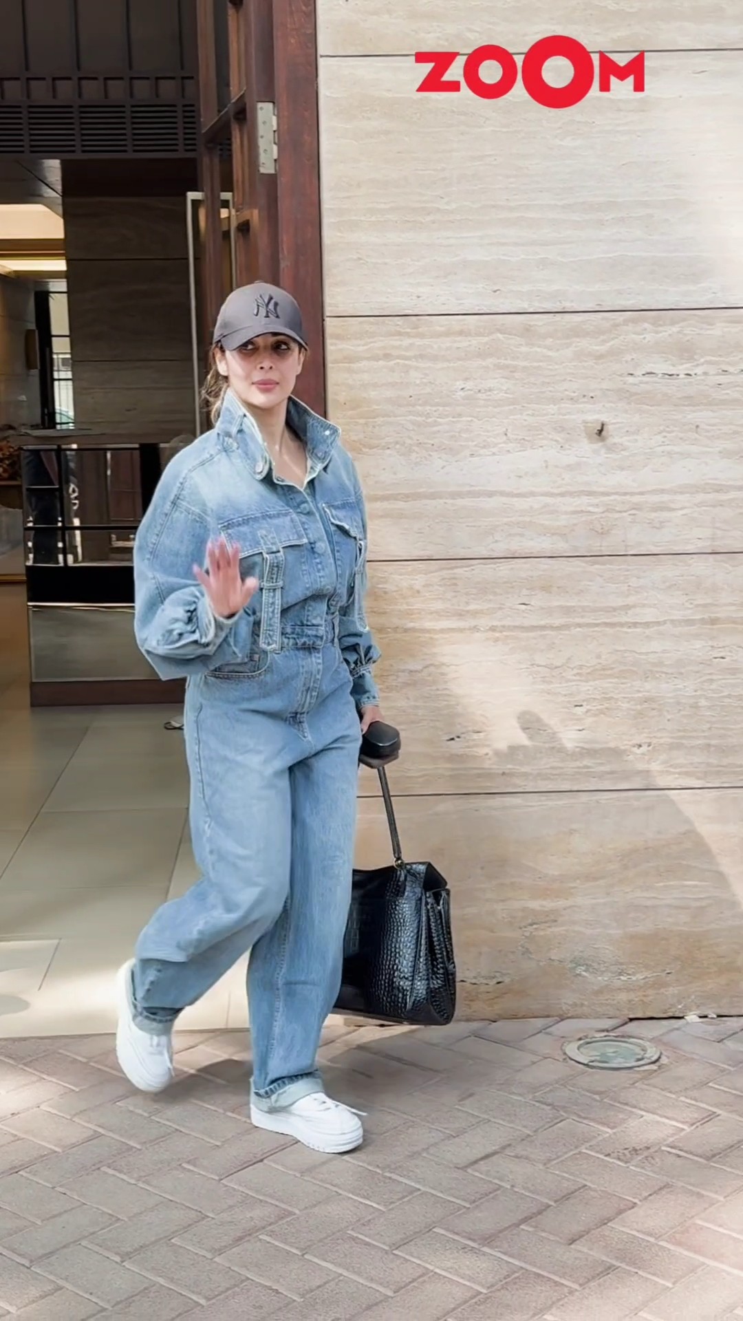 Malaika Arora SLAYS in all denim look as RUSHES inside her car ? #malaikaarora #shorts