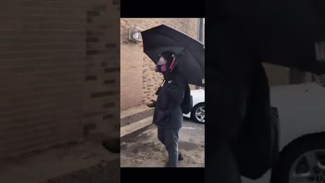 Minneapolis Agent Provocateur Breaking Windows At Autozone May 27