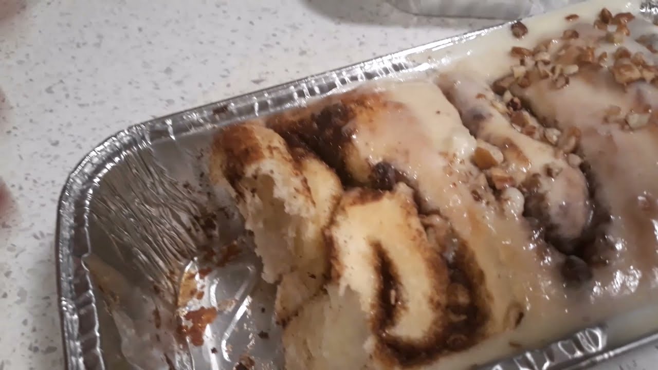 How to make pecan and raisin cinnamon rolls / Yeast And Self-Rising Flour