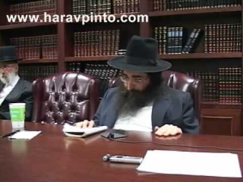 הלכות ומנהגי פורים מאת רבי יאשיהו יוסף פינטו שליט"א.