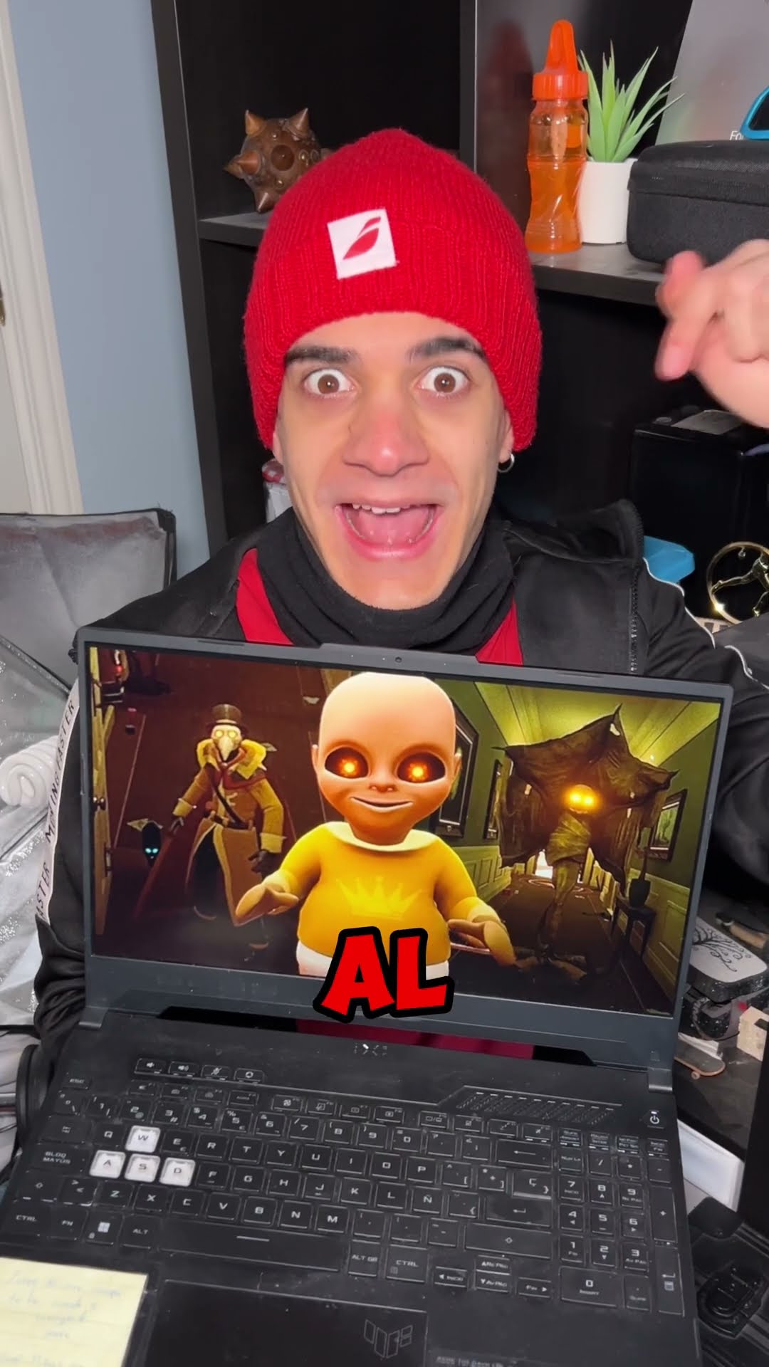 Mi AMIGO NO se CREE NINGUNA BROMA!! (BABY YELLOW)