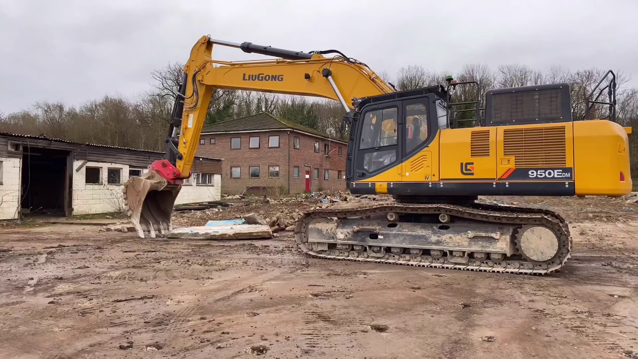 LiuGong 950EDM Pulling up Concrete