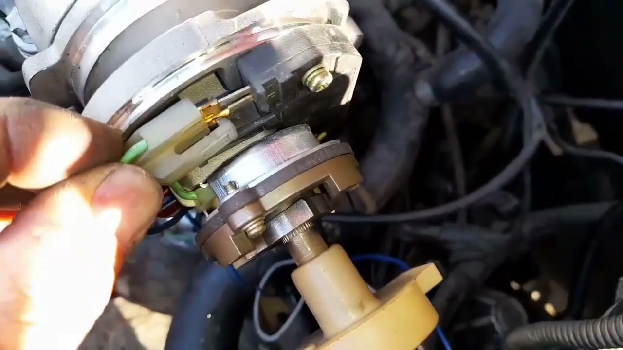 Вот что нужно сделать. Чтобы появилась искра на трамблёре.