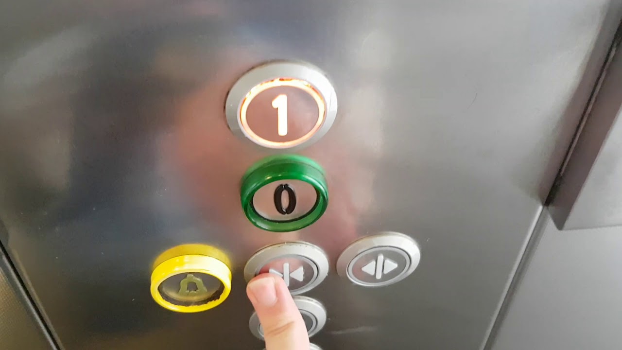 2001 Kone Lifts @ Arndale Food Court in Manchester