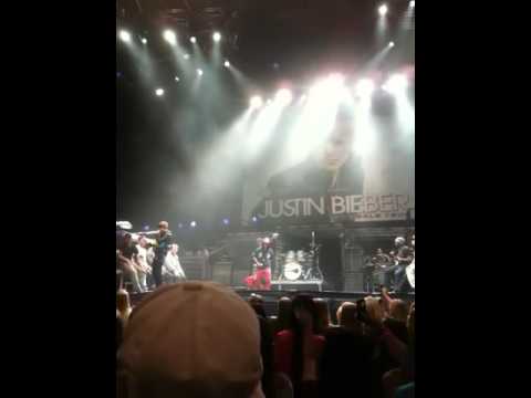 Justin Bieber Soundcheck with Jaden Smith in San D...