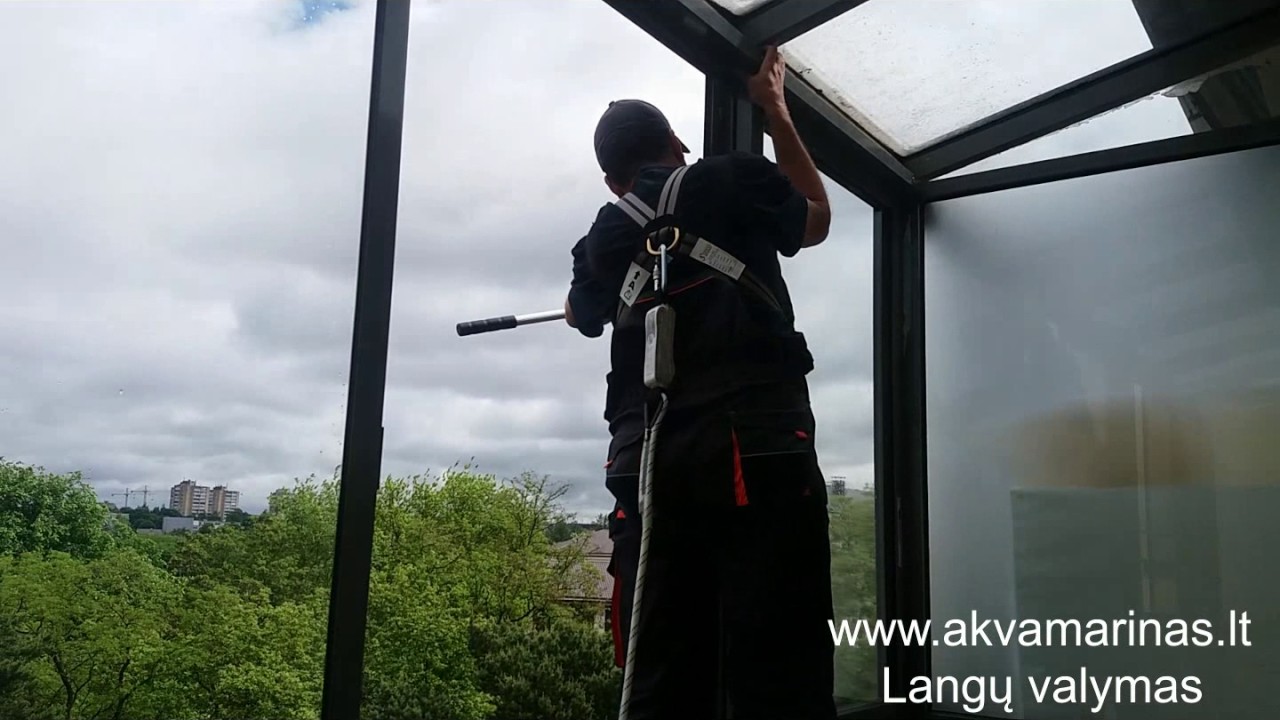 Langu valymas, balkonu valymas, postatybinis valymas, langu remu valymas www akvamarinas