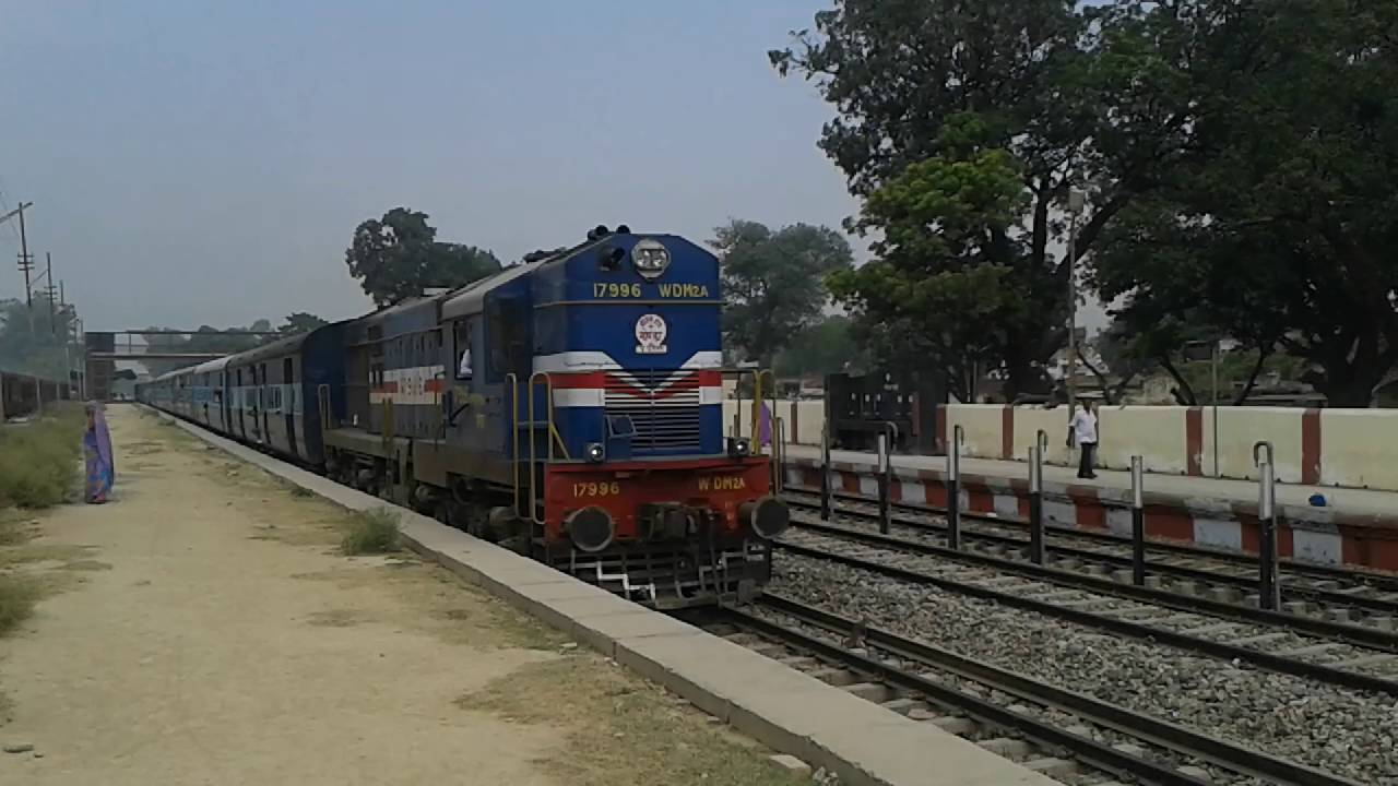 Shahganj Ballia Passenger departing Azamgarh Railway Station YouTube