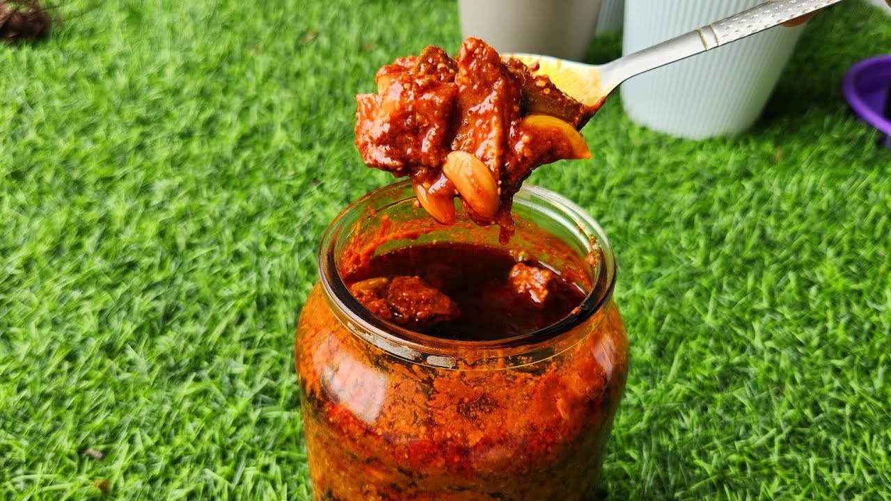 Andhra style mango pickle#mango pickle# Avakkai pickle #Avakkai pachadi ...