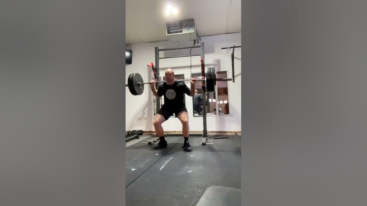 125 KG Knee Jump to Jerk - YouTube