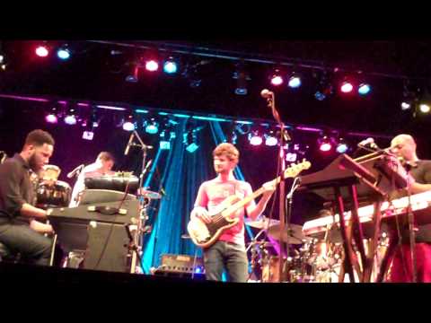 Snarky Puppy - Thing Of Gold (Live)