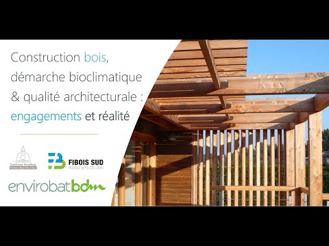 Vidéo: Maison de forme allongée en bois parfaitement intégrée au paysage en Autriche