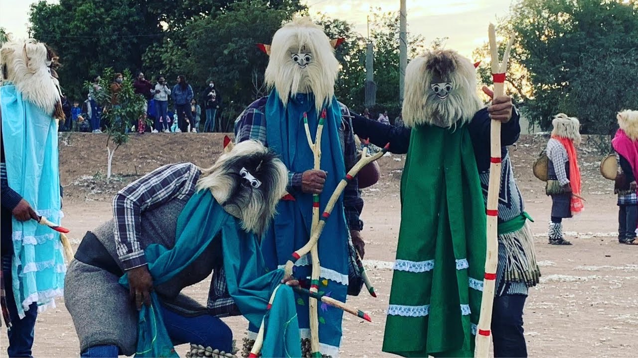 HOMBRES ENMASCARADOS INVADEN PUEBLO DE ETCHOJOA SONORA / TRADICIÓN DE LOS FARISEOS 2021
