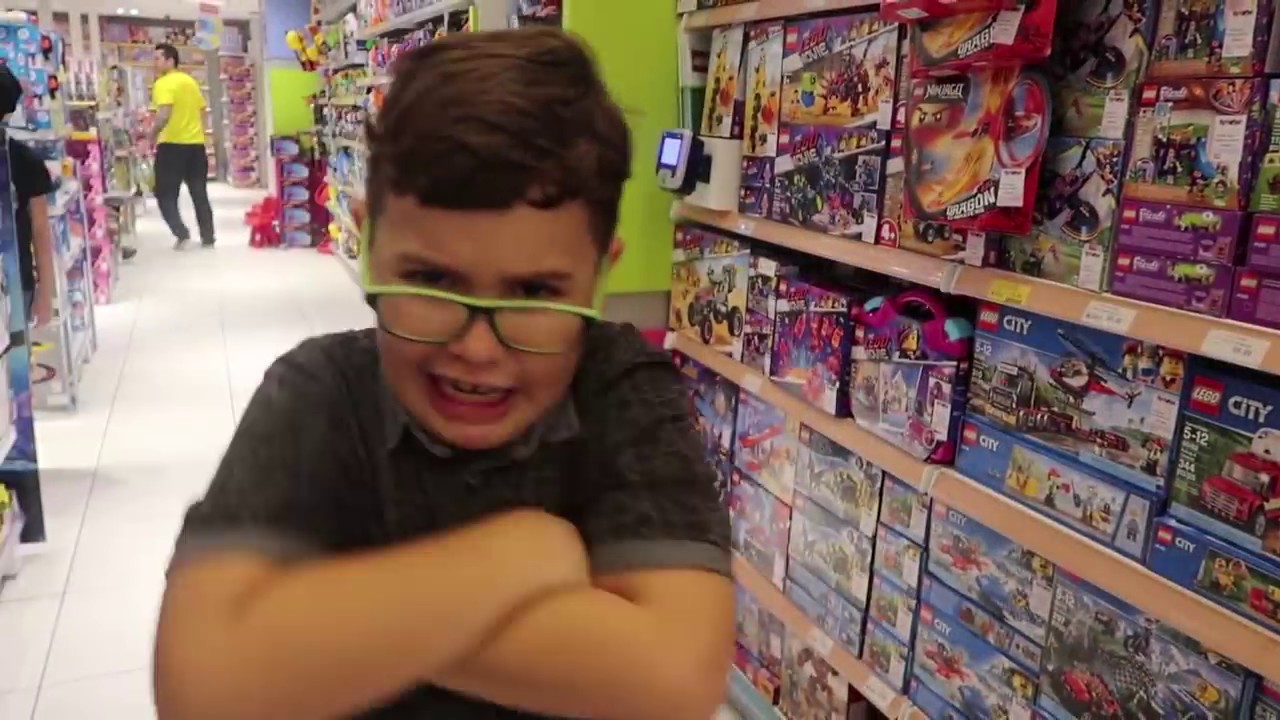 TIPOS DE CRIANÇAS COMPRANDO BONECO DO LUCCAS NETO!