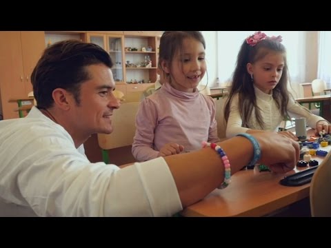 Video: Orlando Bloom chce mít syna, aby se zvedl a vzdělával se v Británii