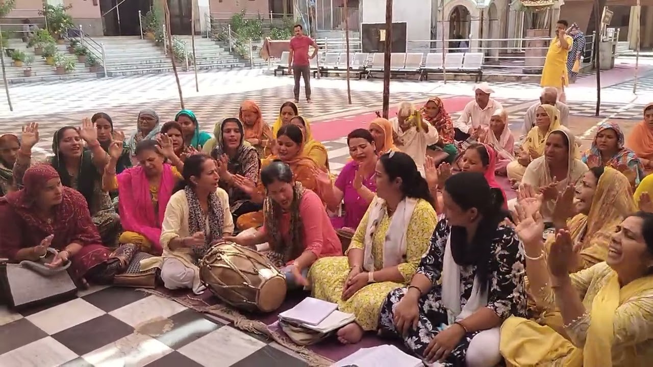 👏👏 चढ़ गई फकीरां वाली भंग वे 🌿🌿सानूं चढ़ गई दातेया🙏🙏चढ़दा ना होर कोई रंग वे🌺🌺 with lyrics