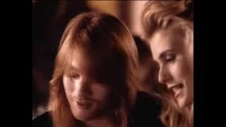 Guns N’ Roses – Don’t Cry (Official Music Video)