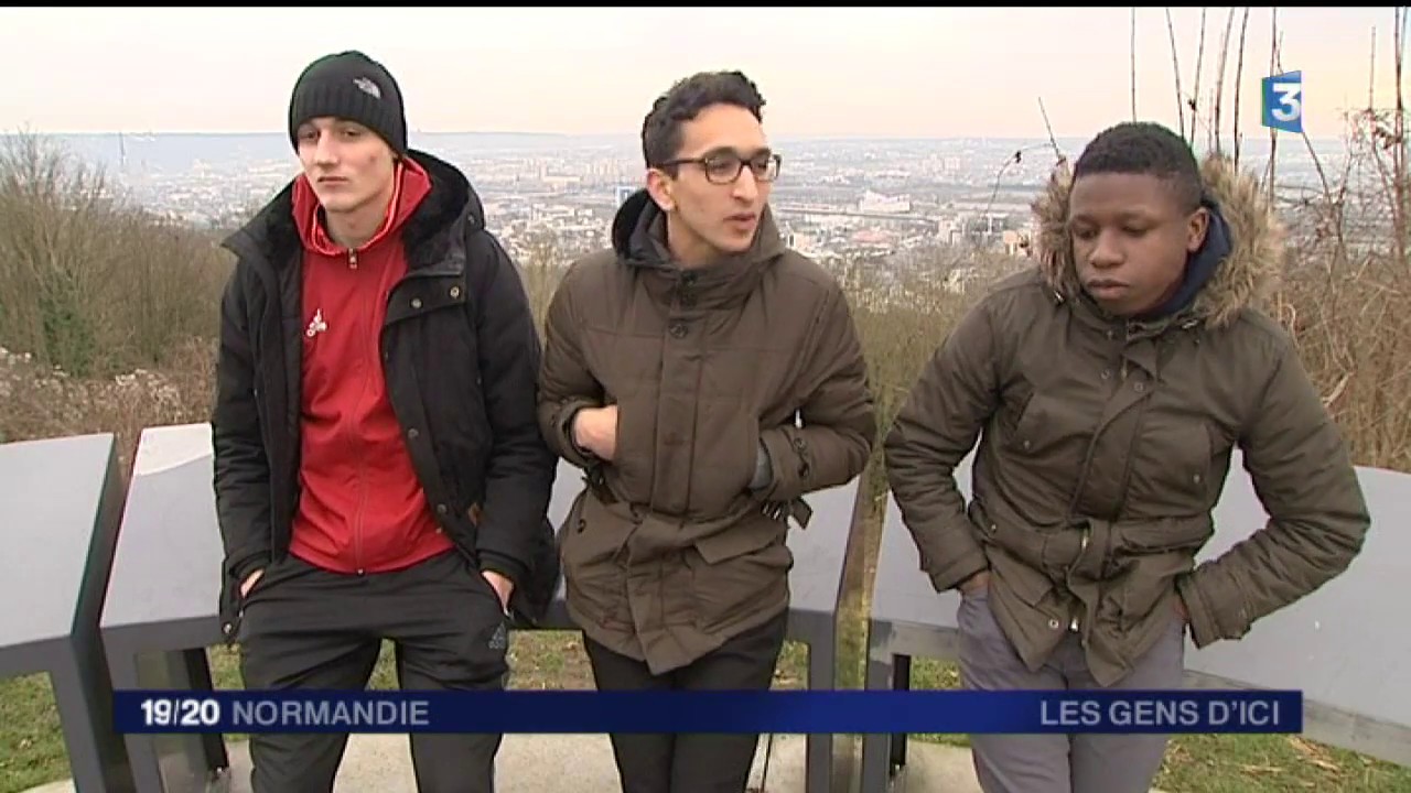 Portrait Younès, Yoon on the moon